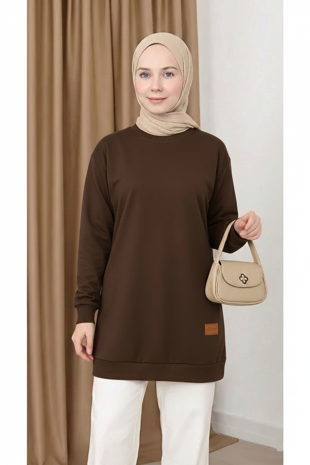 Kadın Bisiklet Yaka Tesettür Yırtmaçlı Armalı Tunik Sweat Sweatshirt