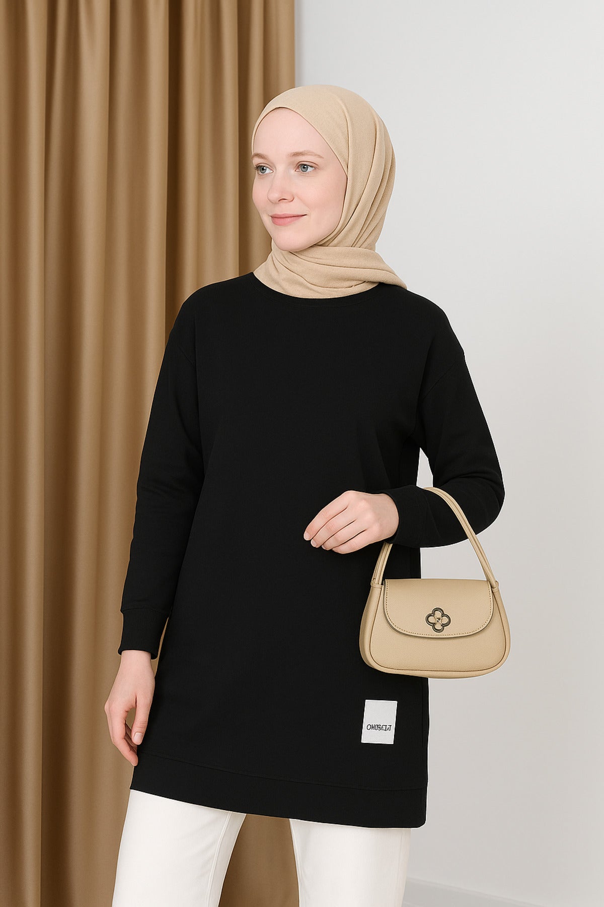 Kadın Bisiklet Yaka Tesettür Yırtmaçlı Armalı Tunik Sweat Sweatshirt