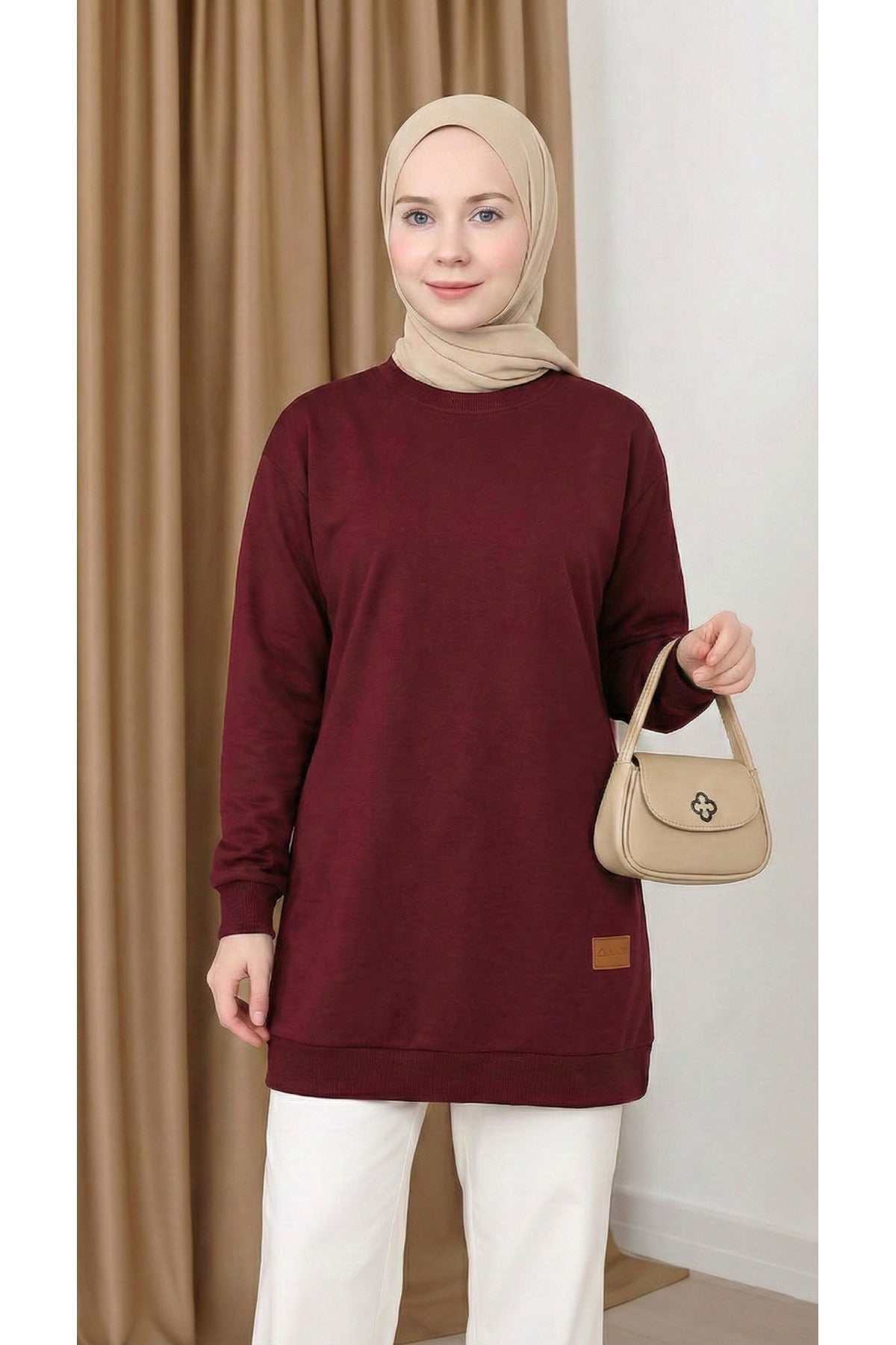 Kadın Bisiklet Yaka Tesettür Yırtmaçlı Armalı Tunik Sweat Sweatshirt