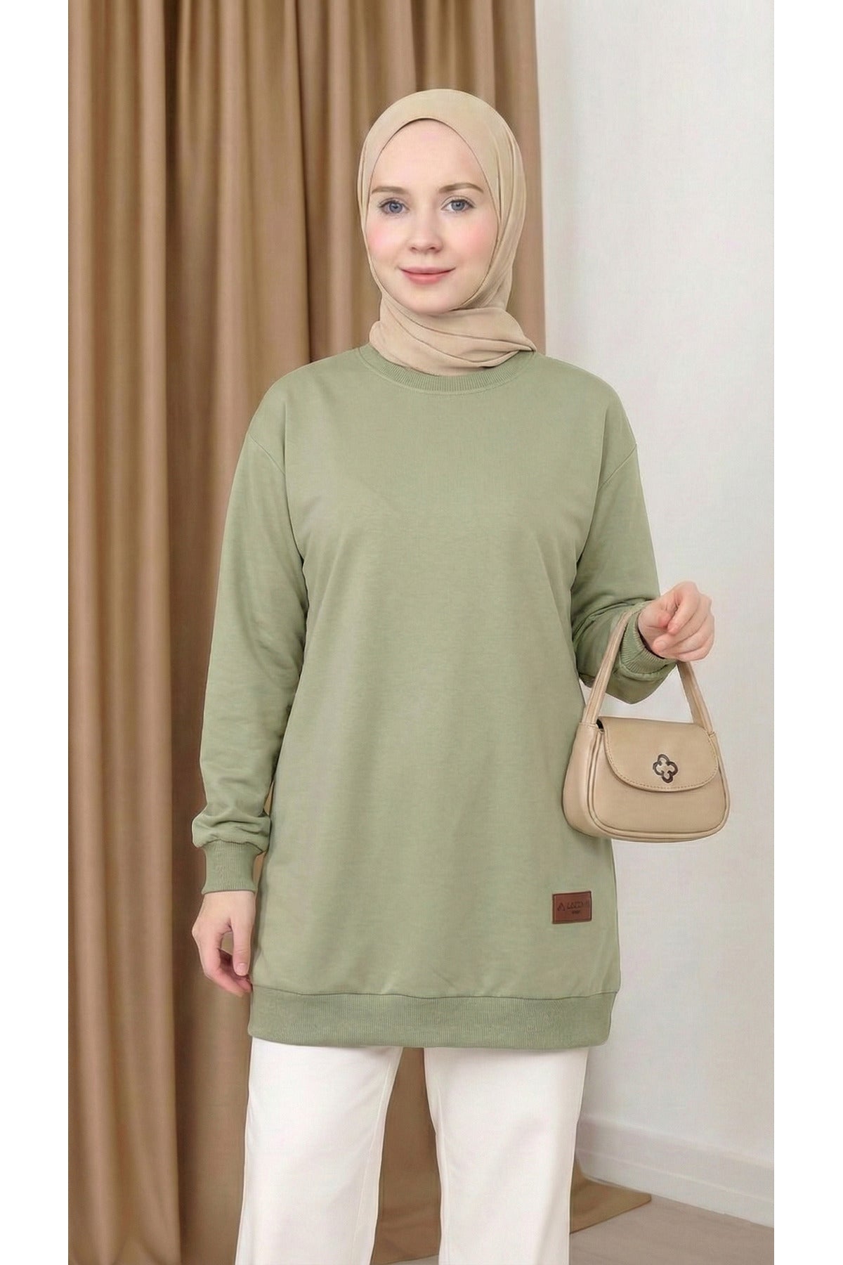 Kadın Bisiklet Yaka Tesettür Yırtmaçlı Armalı Tunik Sweat Sweatshirt